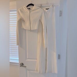 ASOS Two piece white sweater set
Pants are a XS and top is a S
